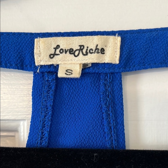 Love Riche Blue Blouse with V-neck and Relaxed Fit - Picture 2 of 8